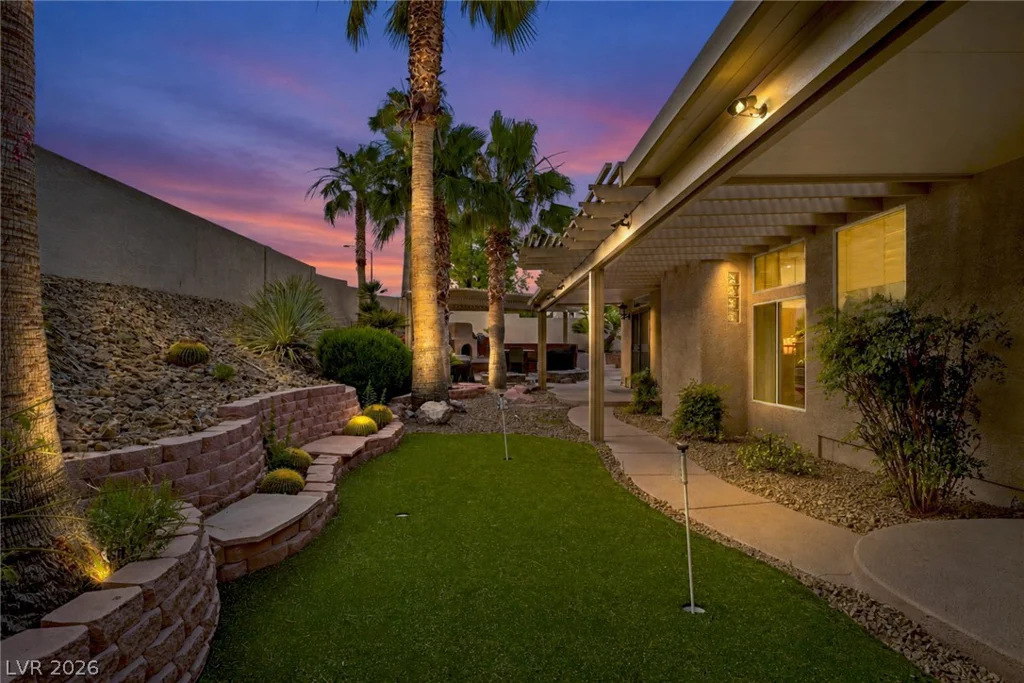 7651 Man O War, Las Vegas, NV 89131