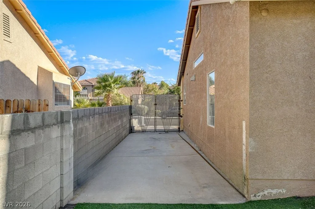 1496 Silver Glen, Las Vegas, NV 89123