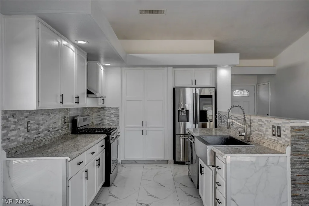 1496 Silver Glen, Las Vegas, NV 89123