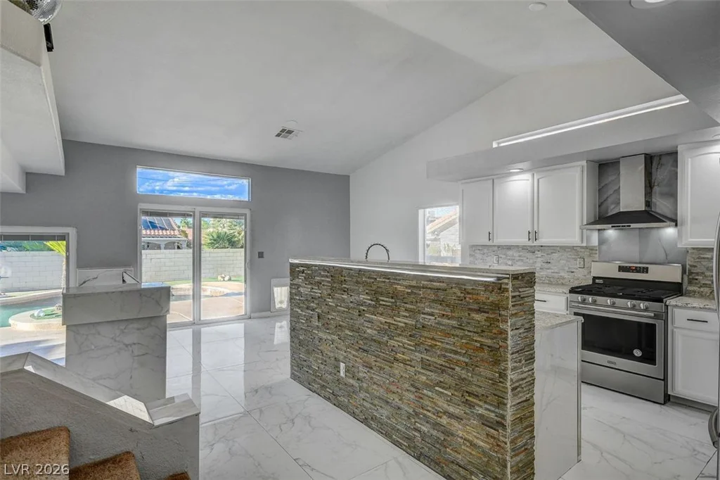 1496 Silver Glen, Las Vegas, NV 89123