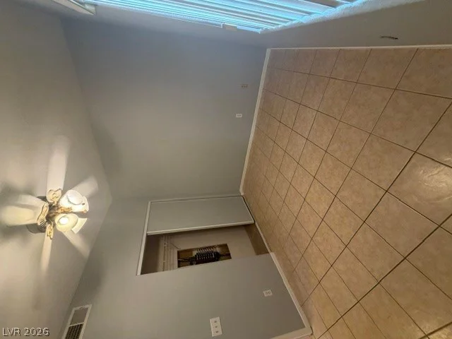 5751 Hacienda, Las Vegas, NV 89122