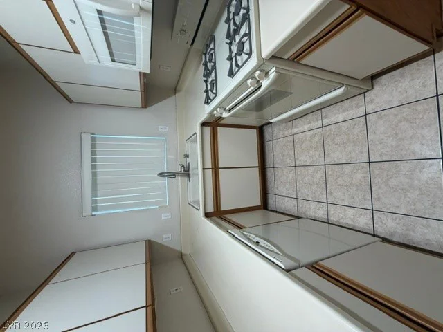 5751 Hacienda, Las Vegas, NV 89122