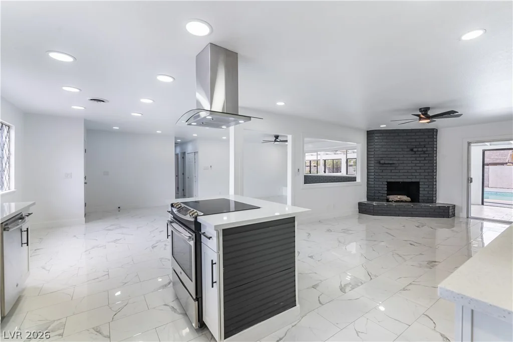 1935 Gabriel, Las Vegas, NV 89119