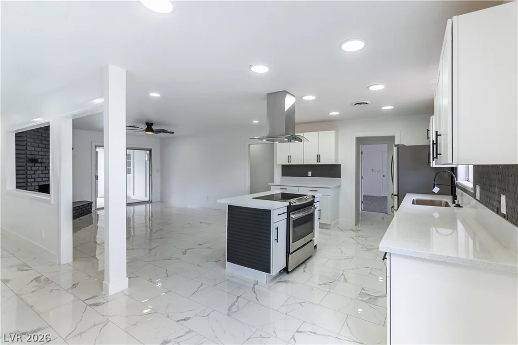 1935 Gabriel, Las Vegas, NV 89119