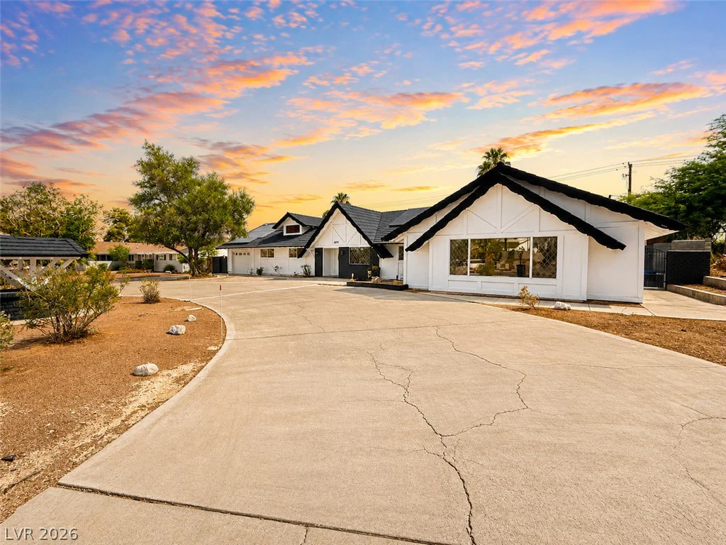 1935 Gabriel, Las Vegas, NV 89119