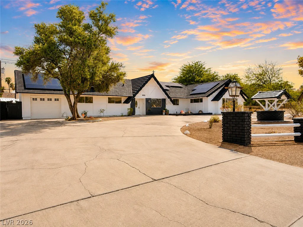 1935 Gabriel, Las Vegas, NV 89119