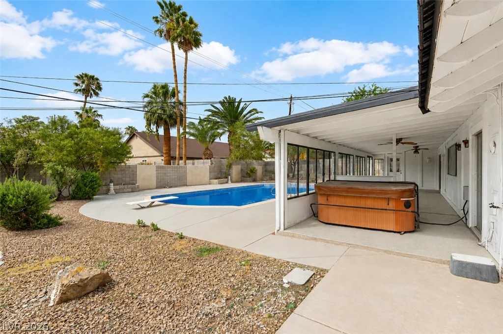1935 Gabriel, Las Vegas, NV 89119