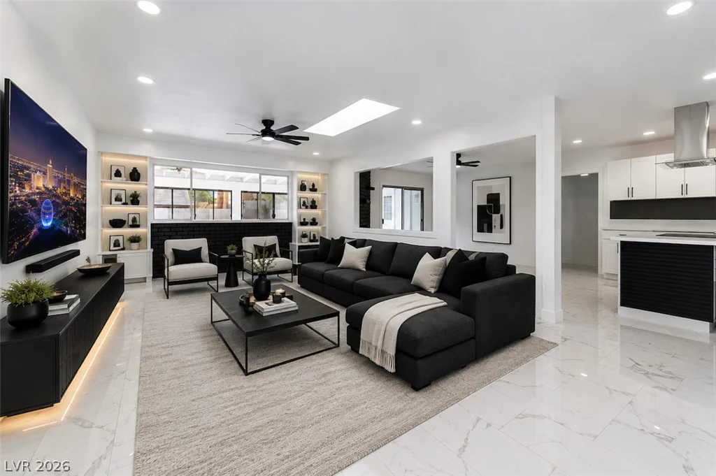 1935 Gabriel, Las Vegas, NV 89119