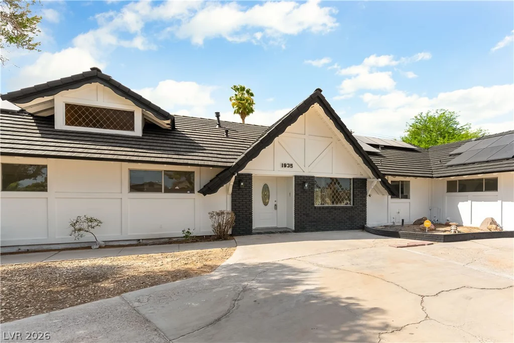 1935 Gabriel, Las Vegas, NV 89119