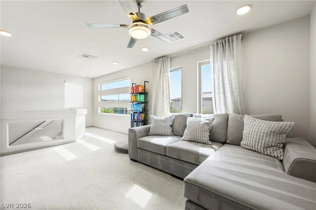 8960 Pemberton Valley, Las Vegas, NV 89139
