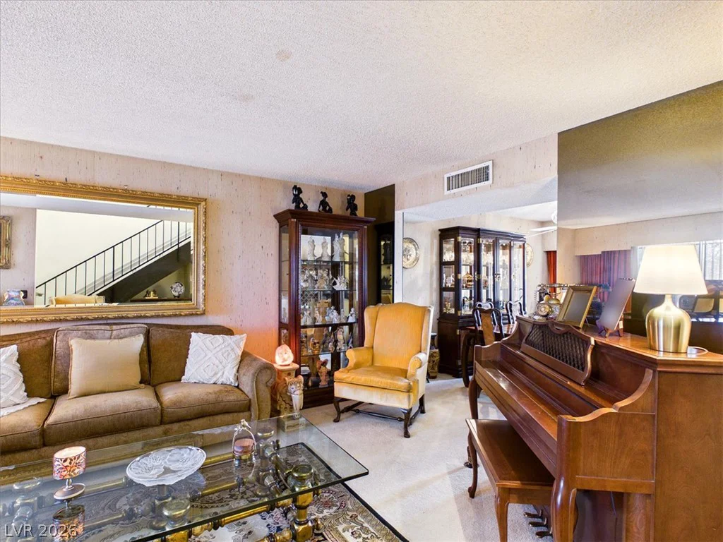 3885 Redwood, Las Vegas, NV 89103