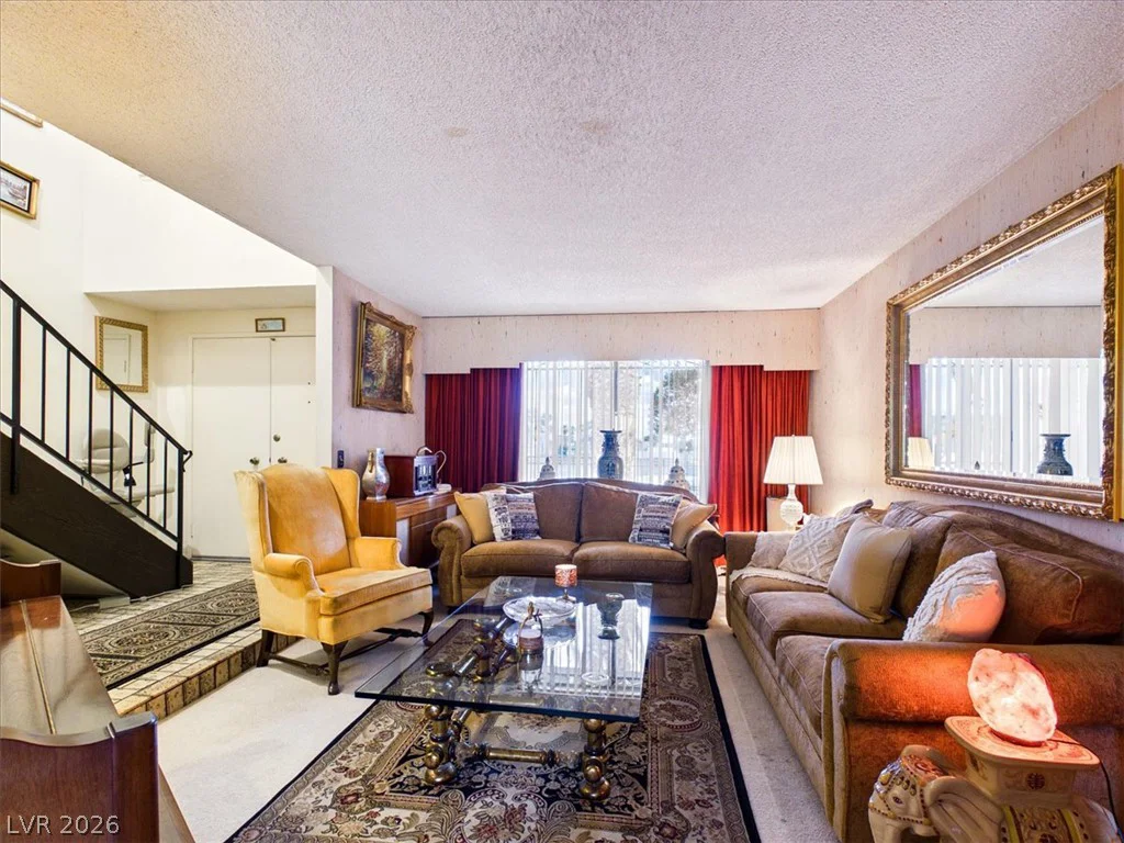 3885 Redwood, Las Vegas, NV 89103