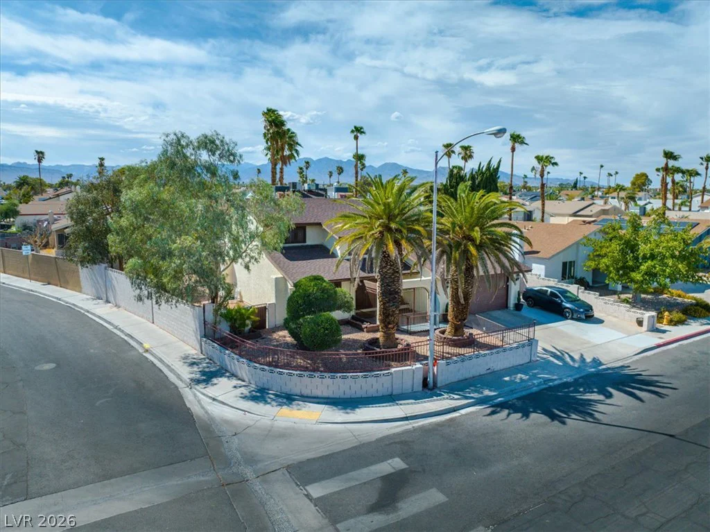 3885 Redwood, Las Vegas, NV 89103