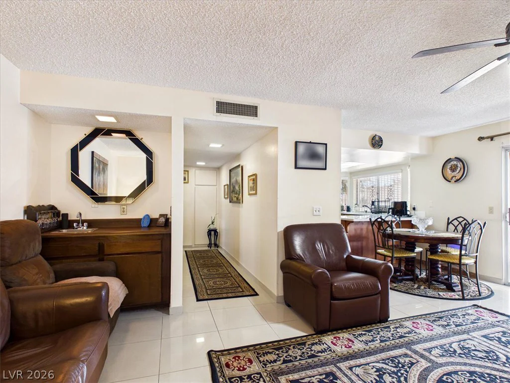 3885 Redwood, Las Vegas, NV 89103
