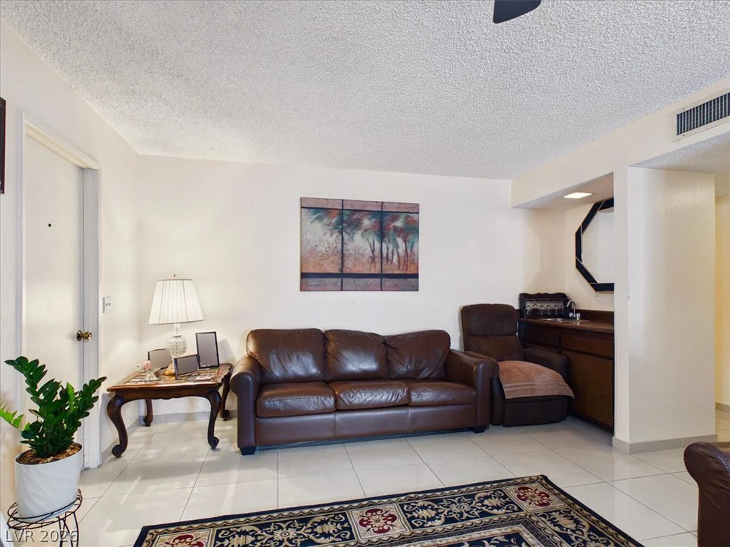 3885 Redwood, Las Vegas, NV 89103