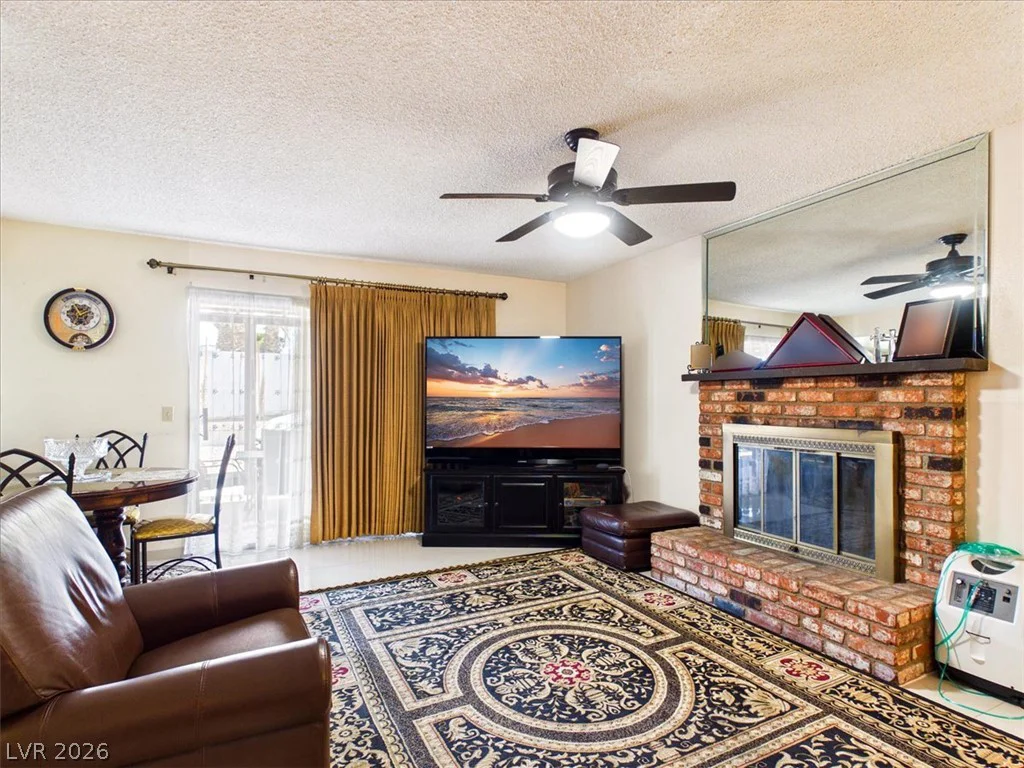 3885 Redwood, Las Vegas, NV 89103