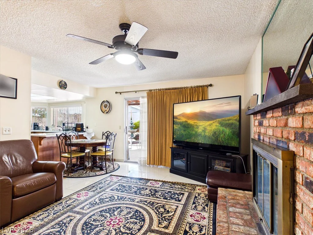 3885 Redwood, Las Vegas, NV 89103