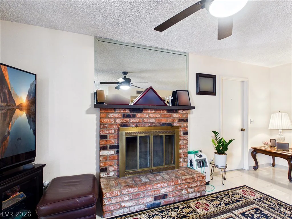 3885 Redwood, Las Vegas, NV 89103