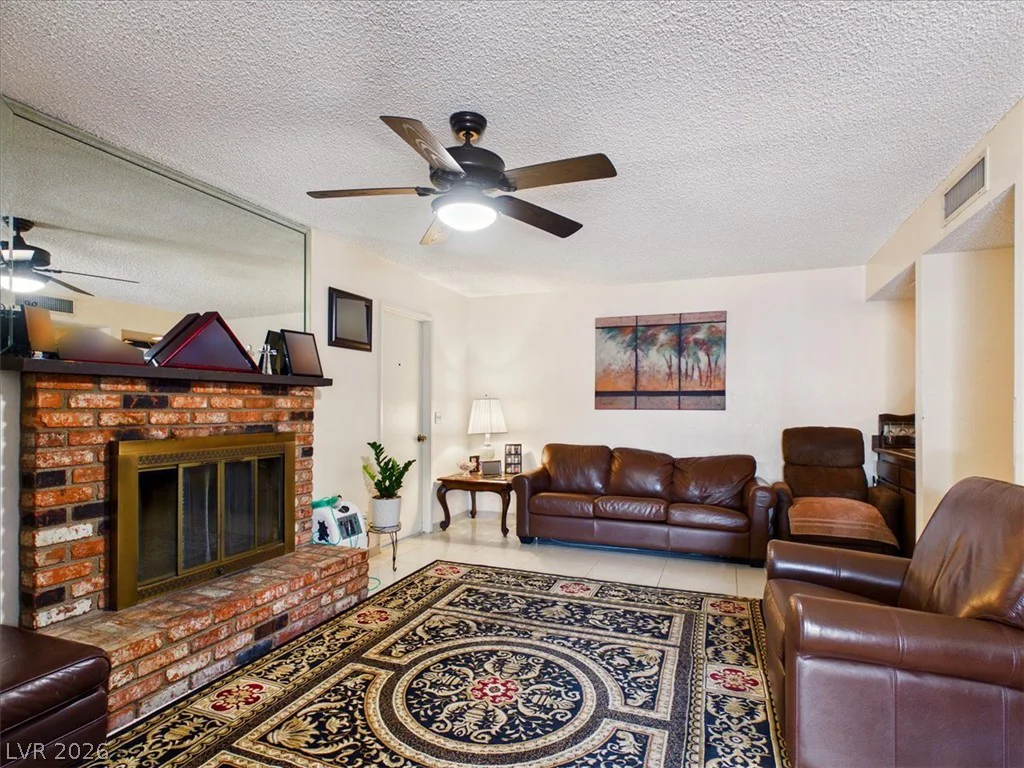 3885 Redwood, Las Vegas, NV 89103