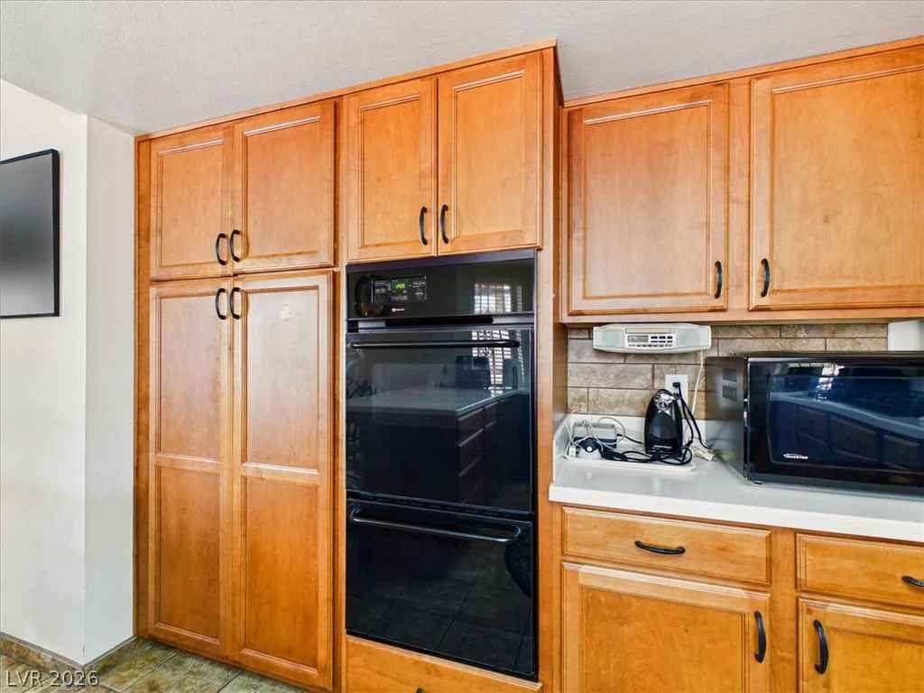 3885 Redwood, Las Vegas, NV 89103