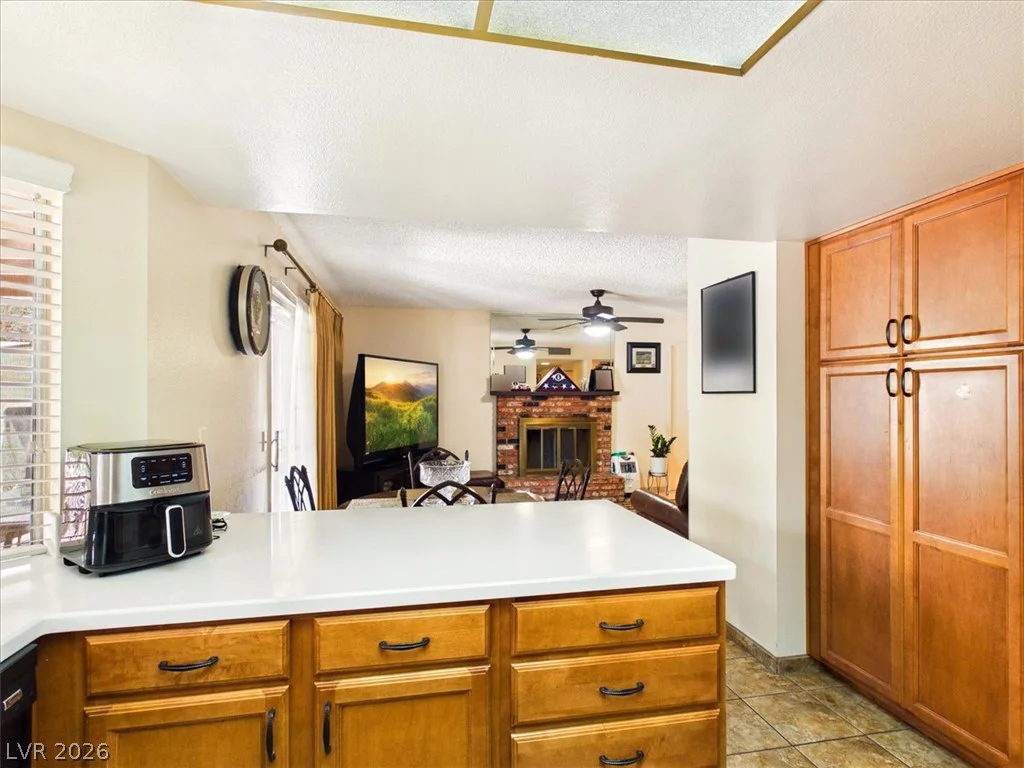 3885 Redwood, Las Vegas, NV 89103