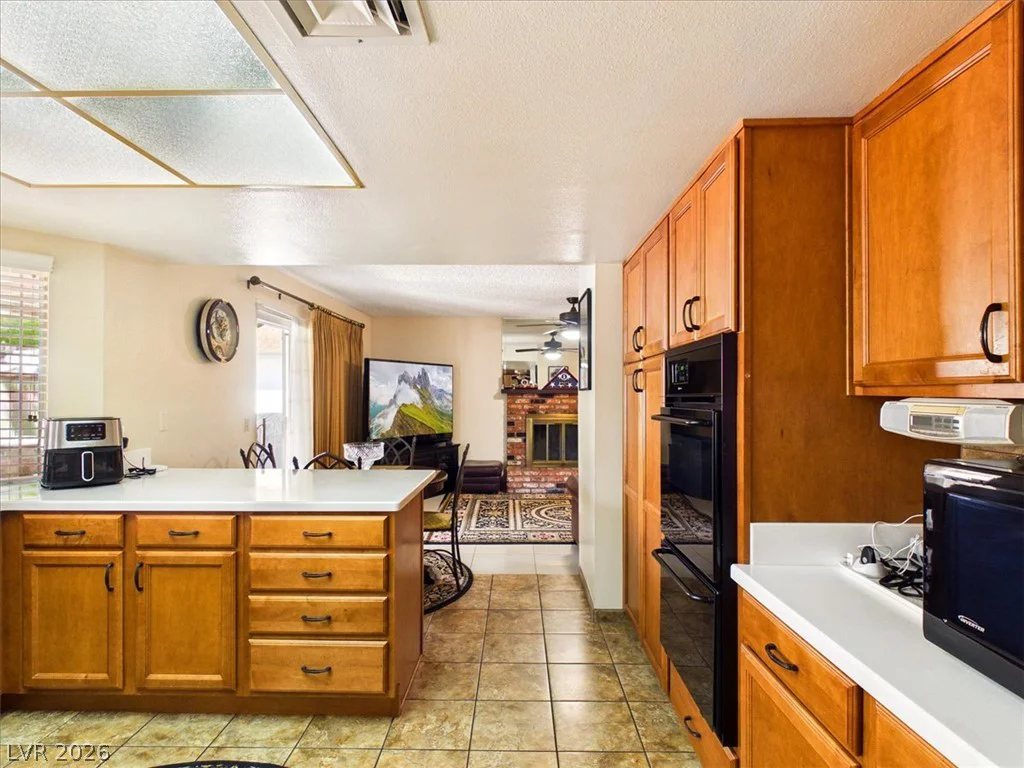 3885 Redwood, Las Vegas, NV 89103