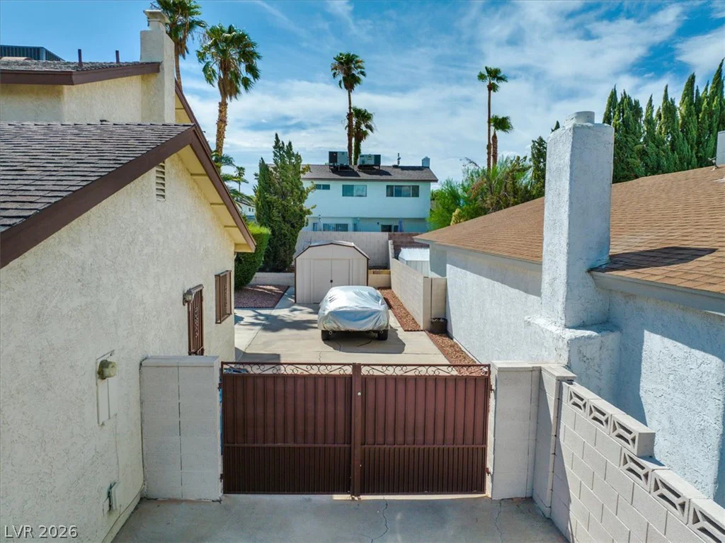 3885 Redwood, Las Vegas, NV 89103