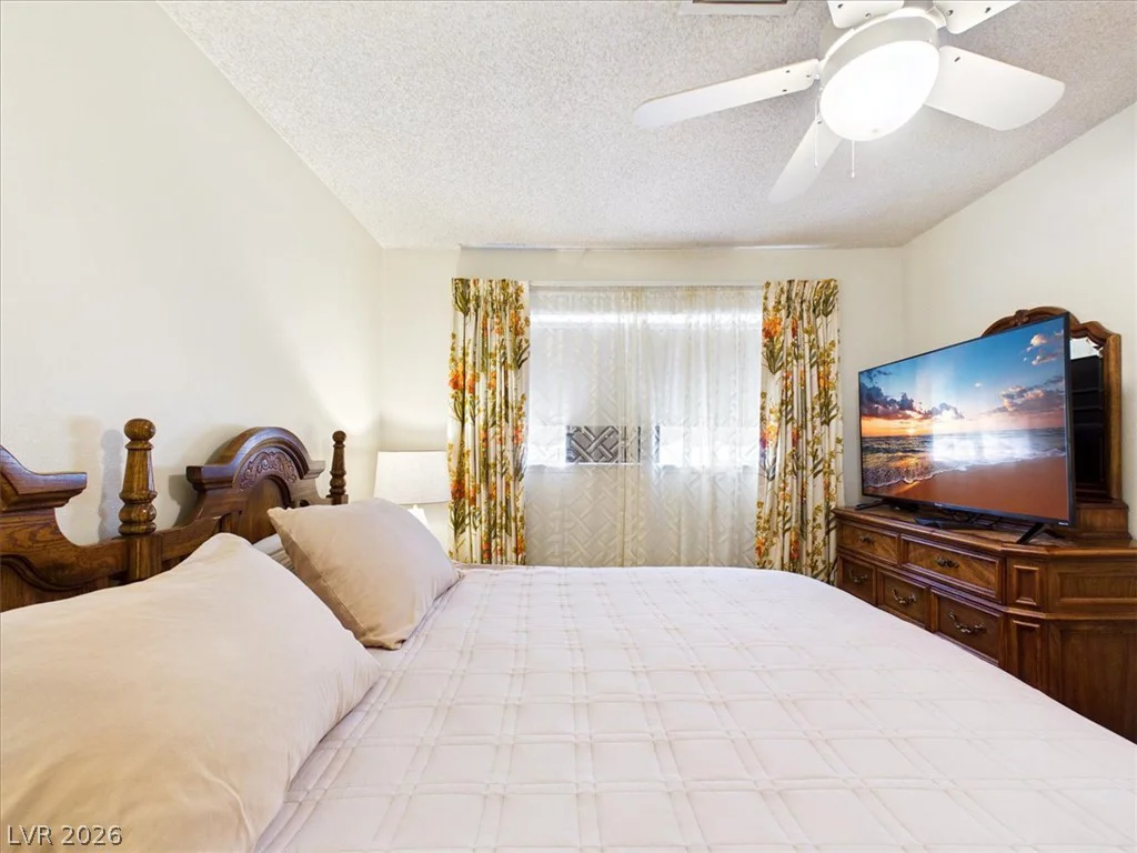 3885 Redwood, Las Vegas, NV 89103