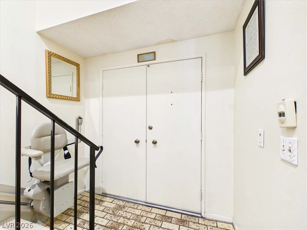 3885 Redwood, Las Vegas, NV 89103