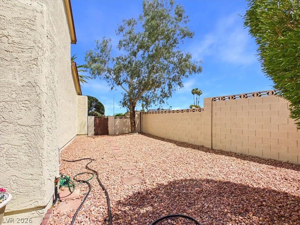 3885 Redwood, Las Vegas, NV 89103