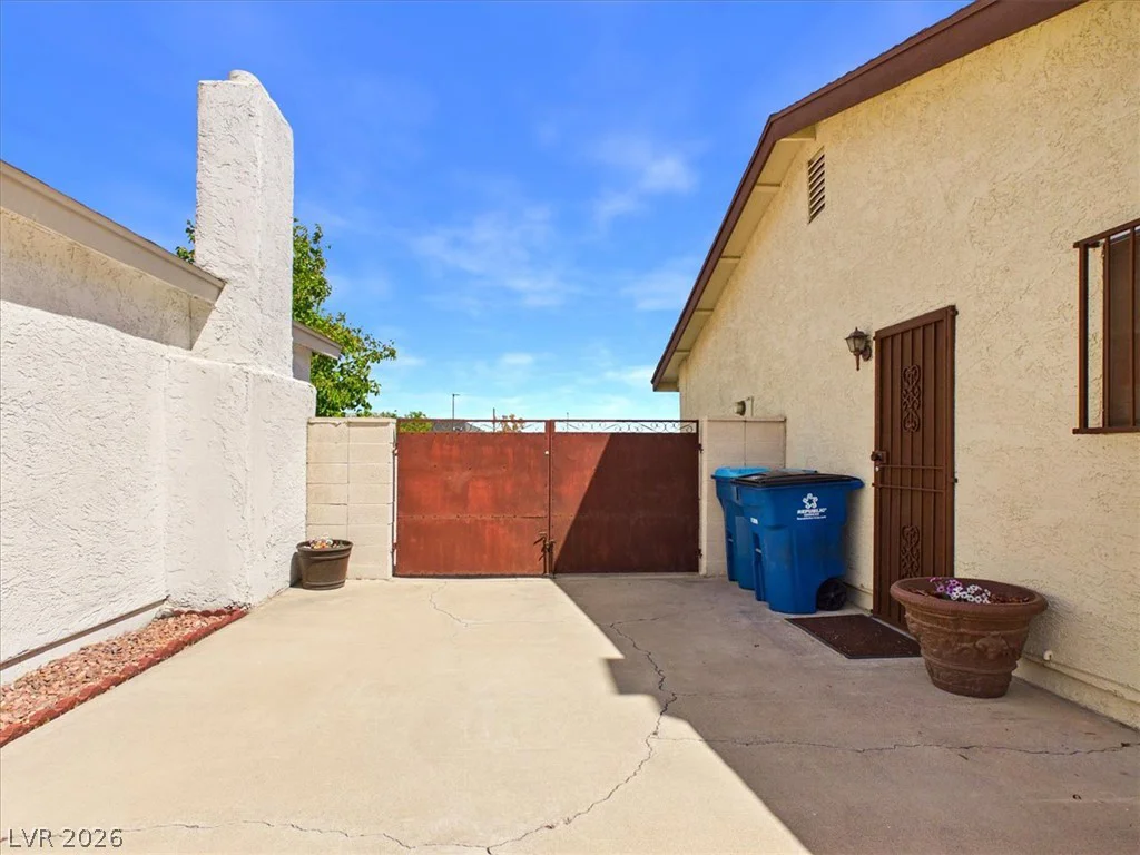 3885 Redwood, Las Vegas, NV 89103
