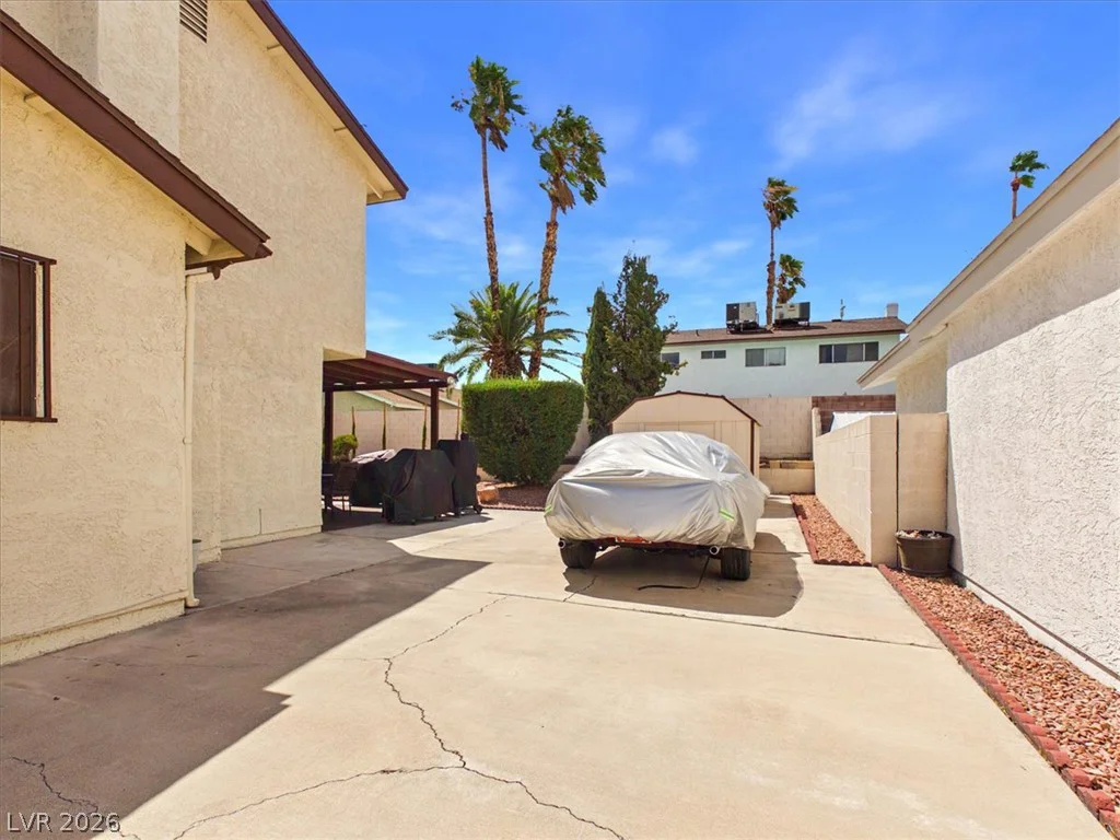 3885 Redwood, Las Vegas, NV 89103