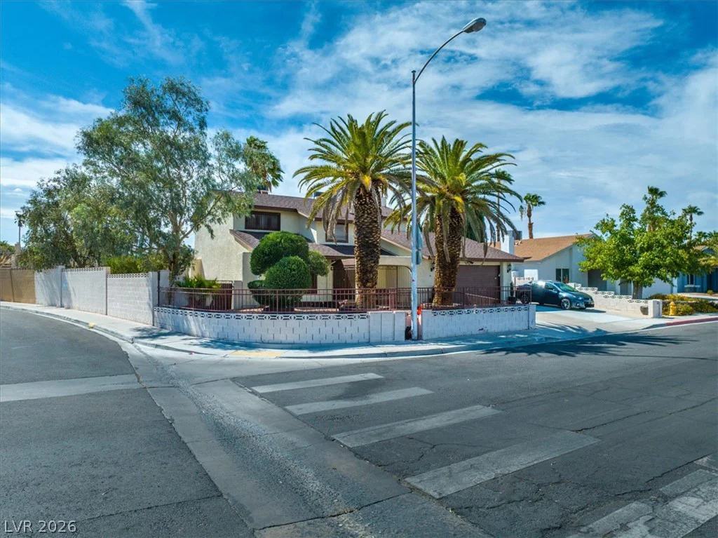 3885 Redwood, Las Vegas, NV 89103