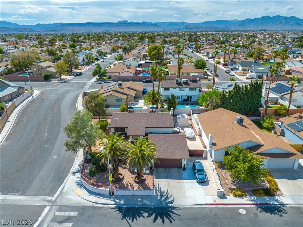 3885 Redwood, Las Vegas, NV 89103
