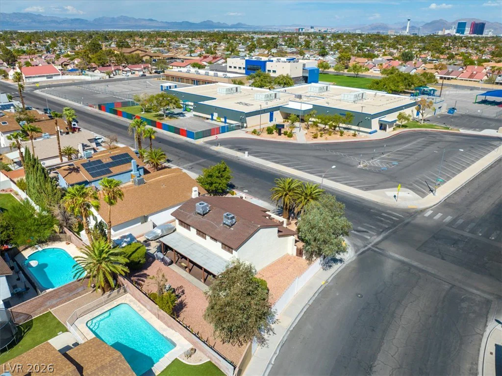 3885 Redwood, Las Vegas, NV 89103