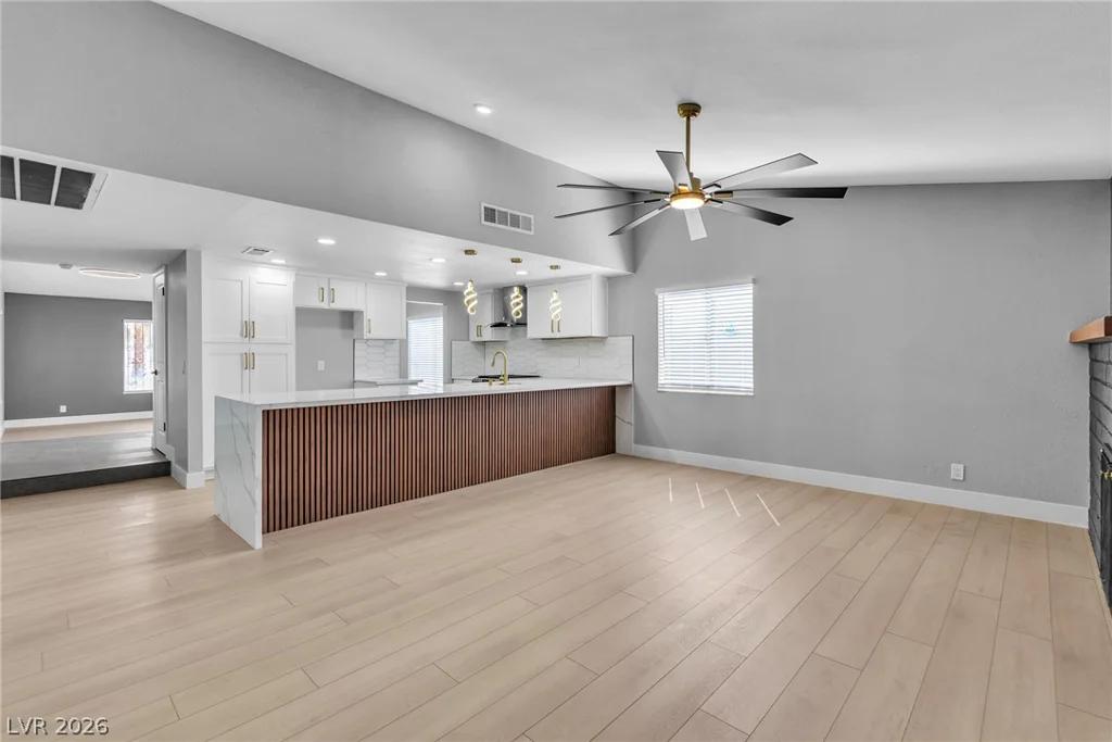 5134 Desert Inn, Las Vegas, NV 89146
