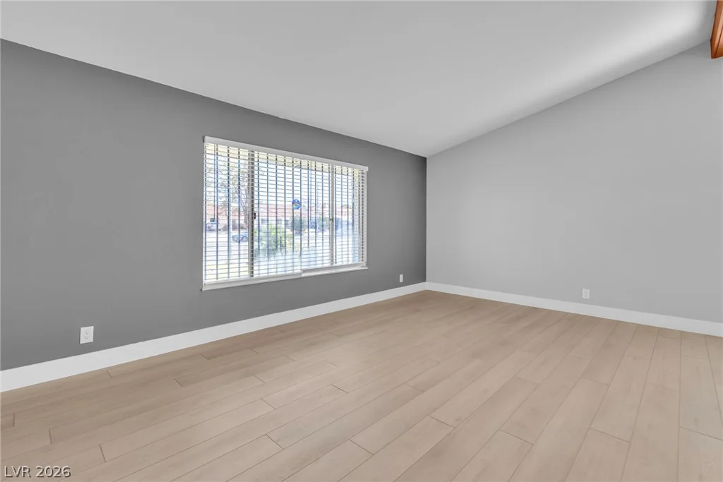 5134 Desert Inn, Las Vegas, NV 89146