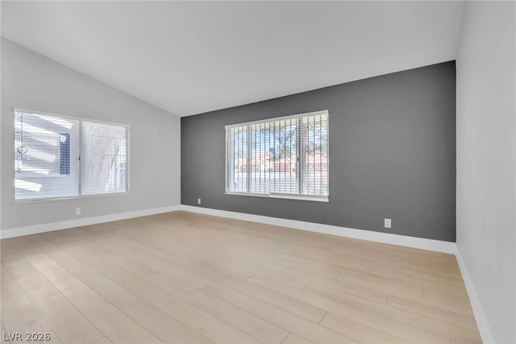 5134 Desert Inn, Las Vegas, NV 89146