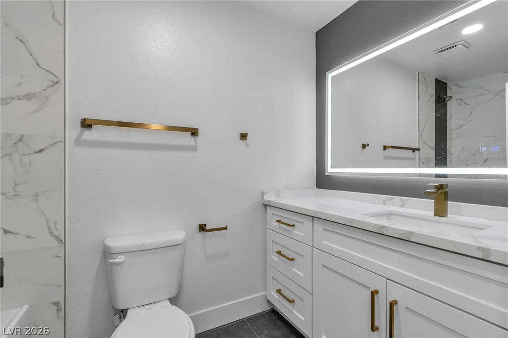 5134 Desert Inn, Las Vegas, NV 89146