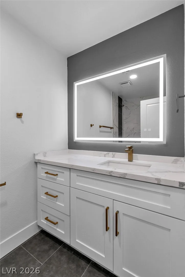 5134 Desert Inn, Las Vegas, NV 89146