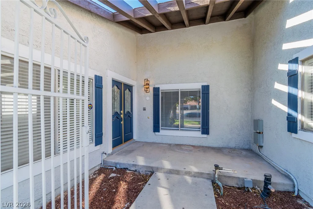 5134 Desert Inn, Las Vegas, NV 89146