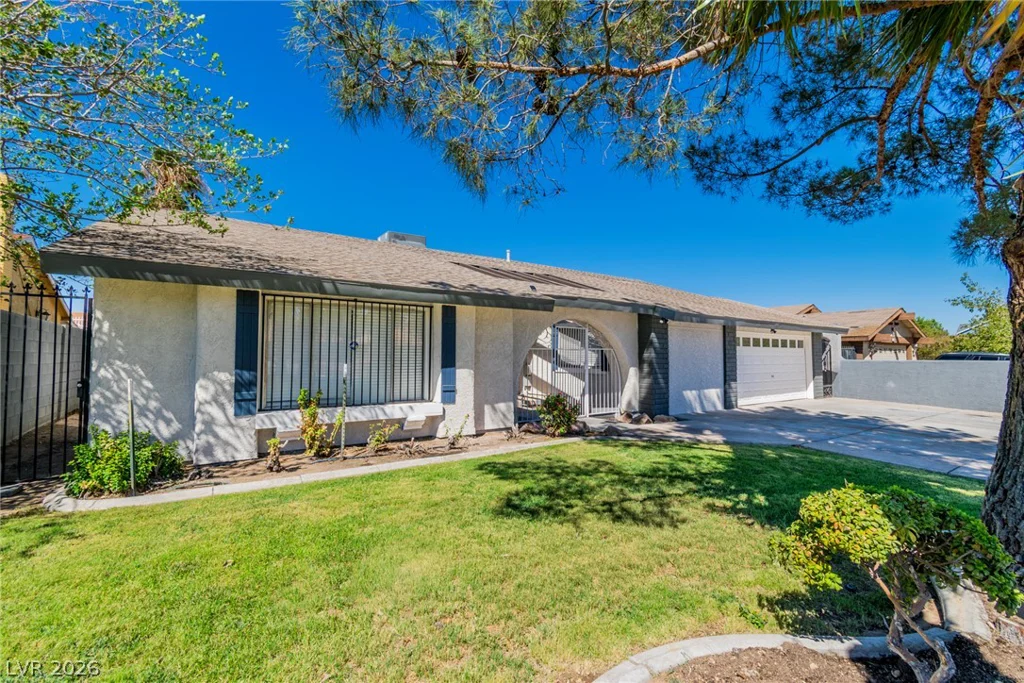 5134 Desert Inn, Las Vegas, NV 89146