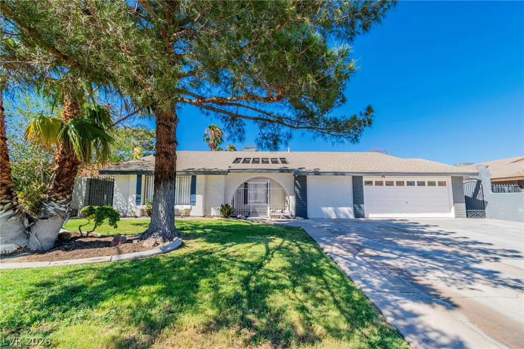 5134 Desert Inn, Las Vegas, NV 89146