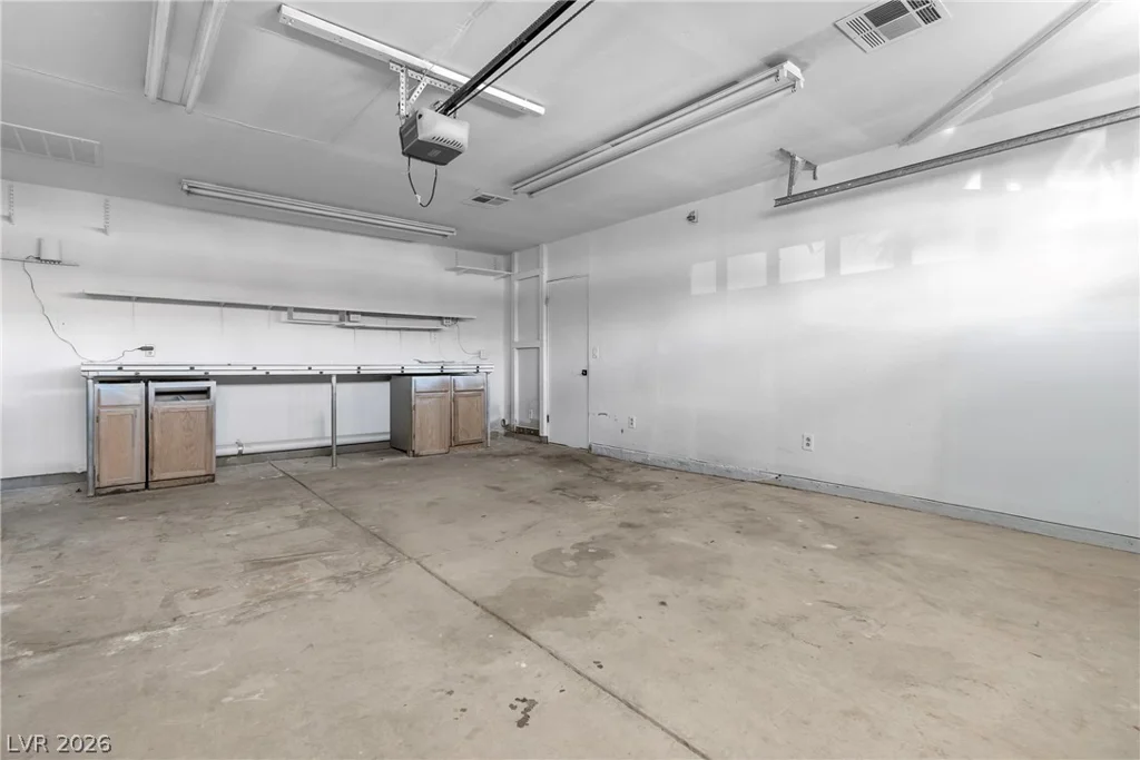 5134 Desert Inn, Las Vegas, NV 89146