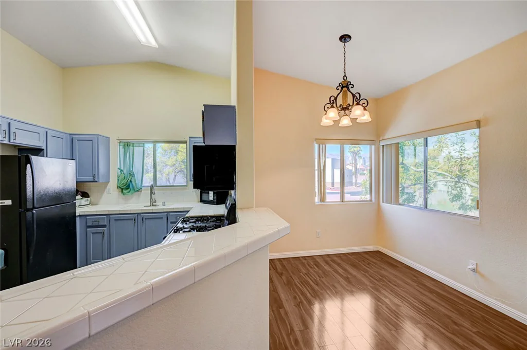 900 Heavenly Hills, Las Vegas, NV 89145