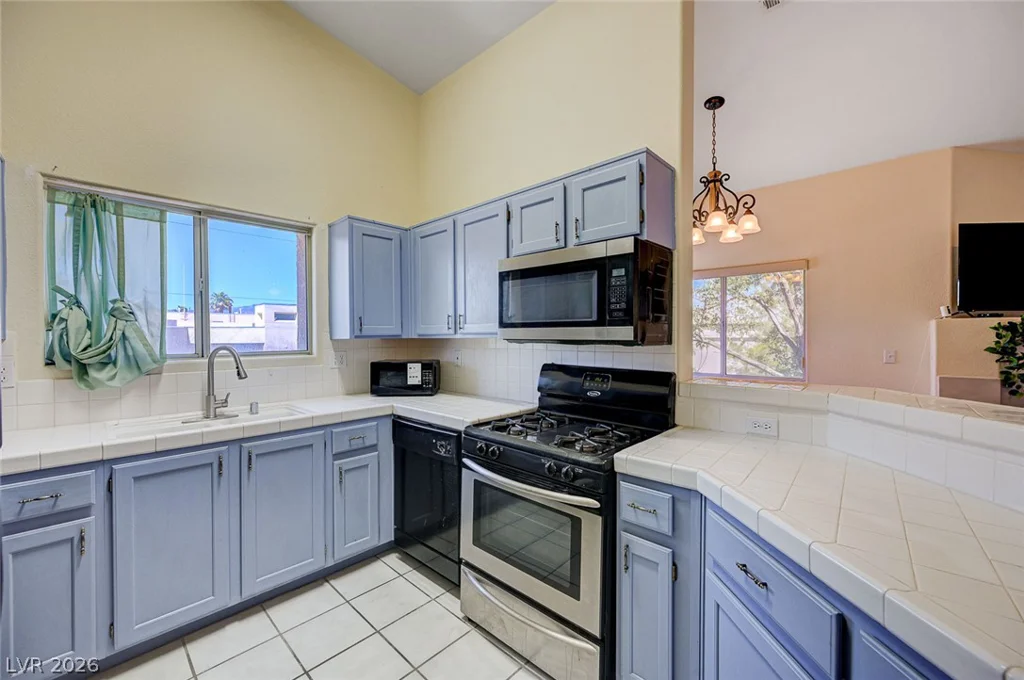 900 Heavenly Hills, Las Vegas, NV 89145