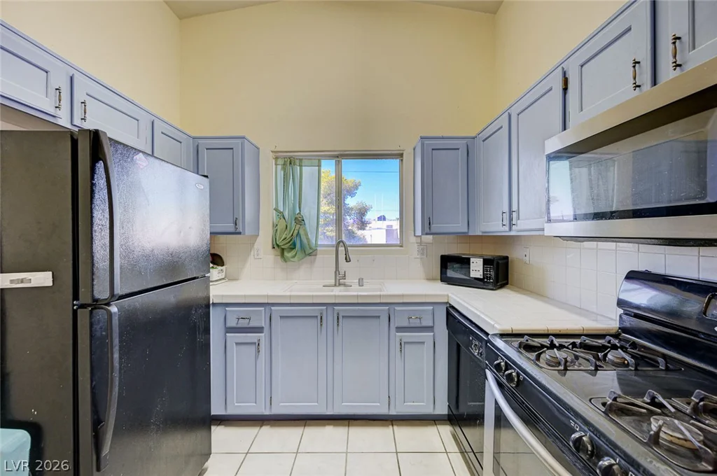 900 Heavenly Hills, Las Vegas, NV 89145
