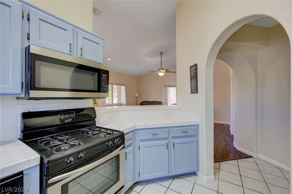 900 Heavenly Hills, Las Vegas, NV 89145