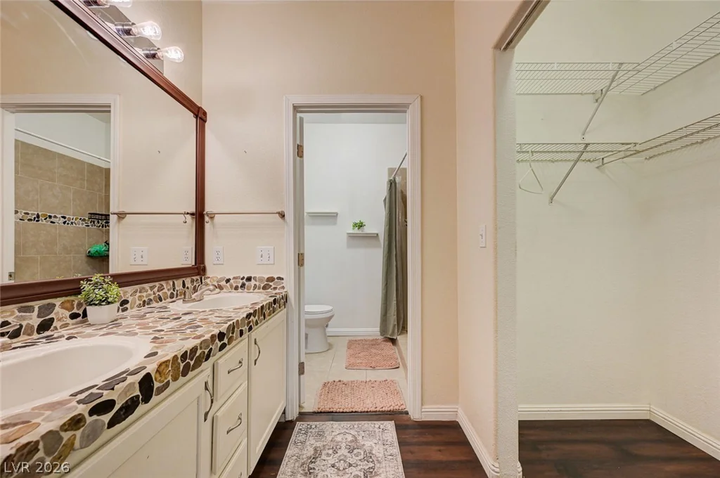 900 Heavenly Hills, Las Vegas, NV 89145
