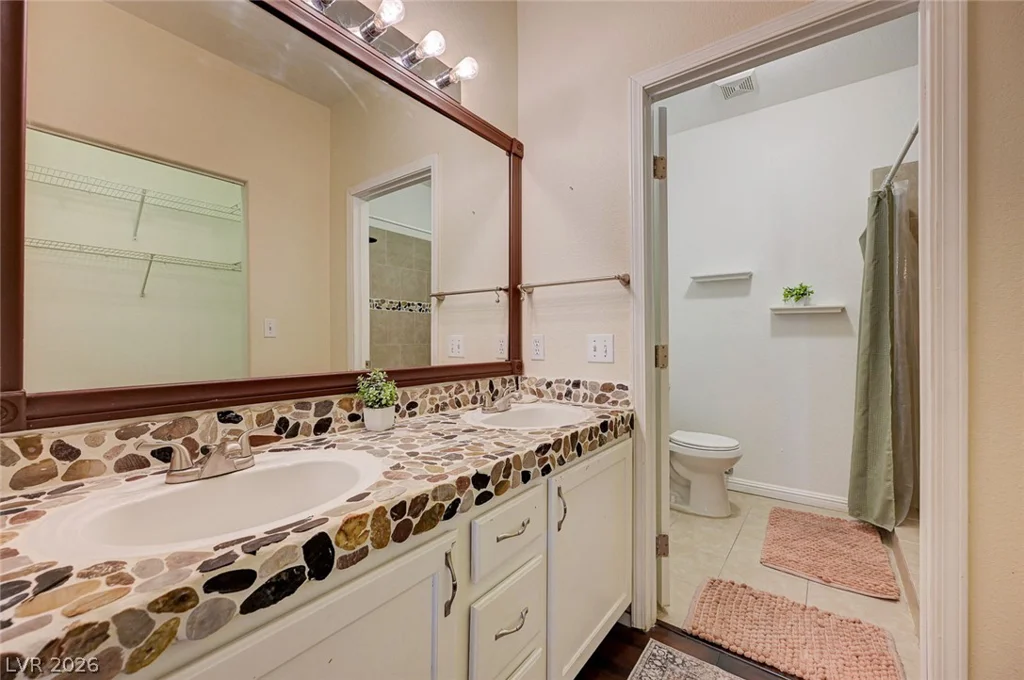 900 Heavenly Hills, Las Vegas, NV 89145